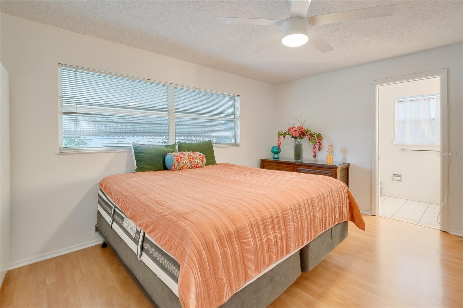 Image 20 of 38 For 13840 94th Avenue