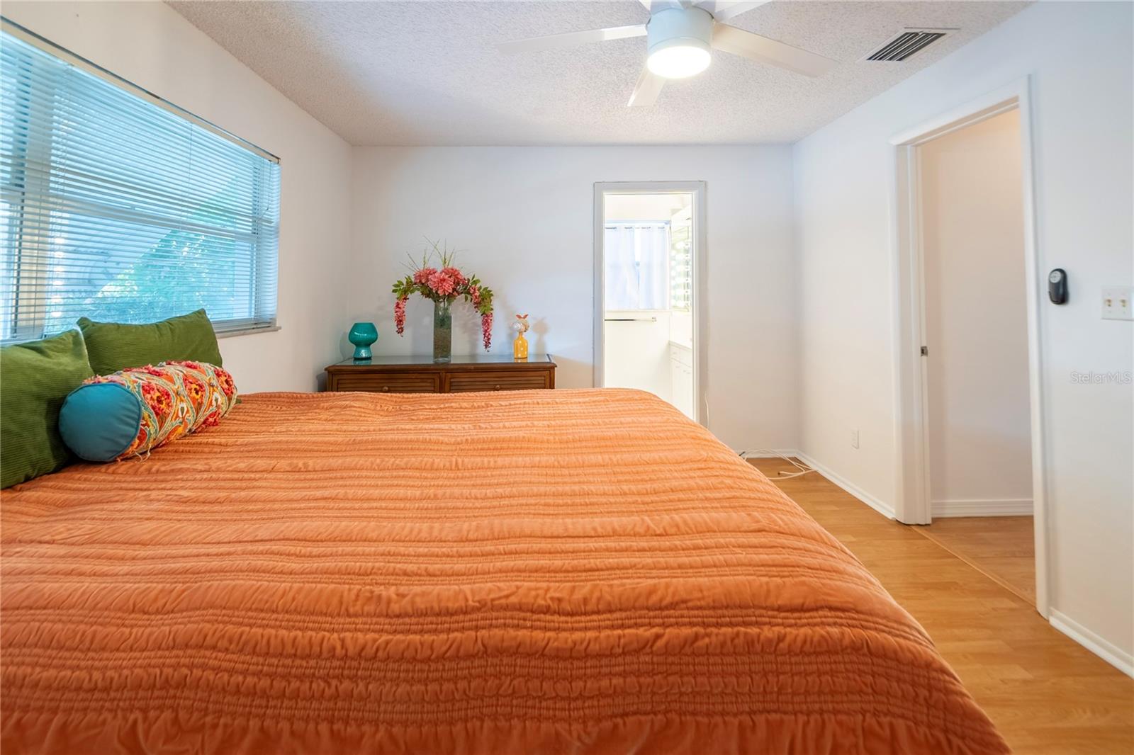 Image 21 of 38 For 13840 94th Avenue