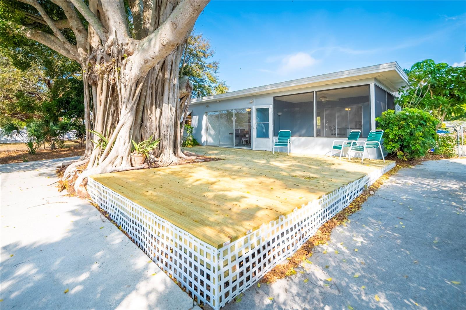 Image 28 of 38 For 13840 94th Avenue