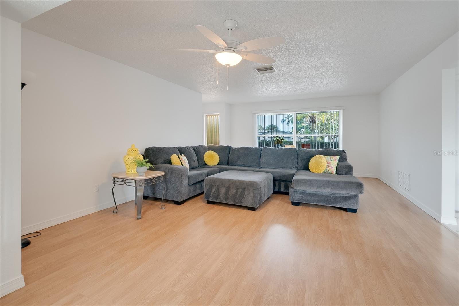 Image 5 of 38 For 13840 94th Avenue