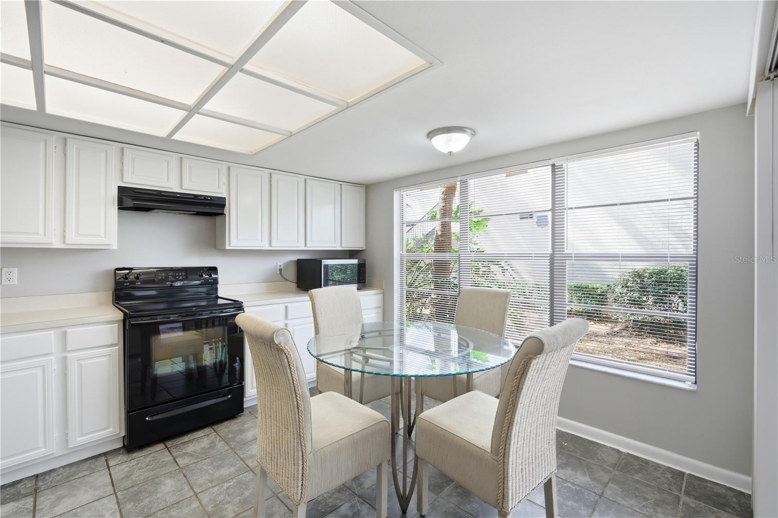 Image 9 of 25 For 4889 Puritan Circle 2302