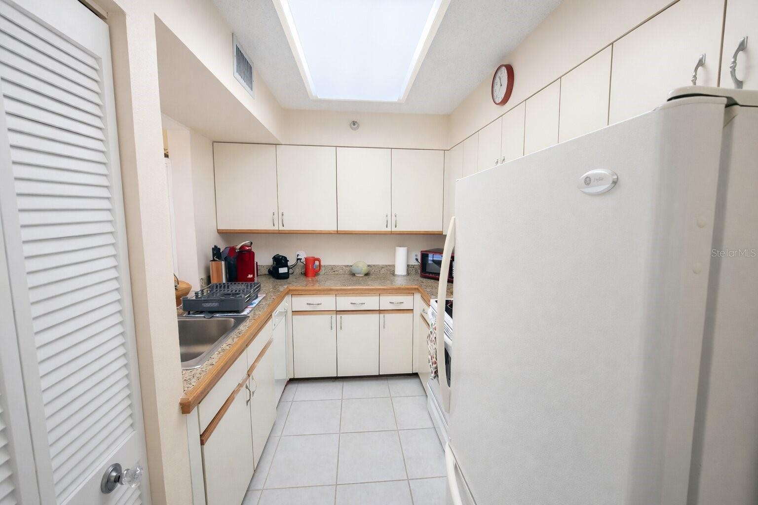 Image 11 of 27 For 2333 Feather Sound Drive B406