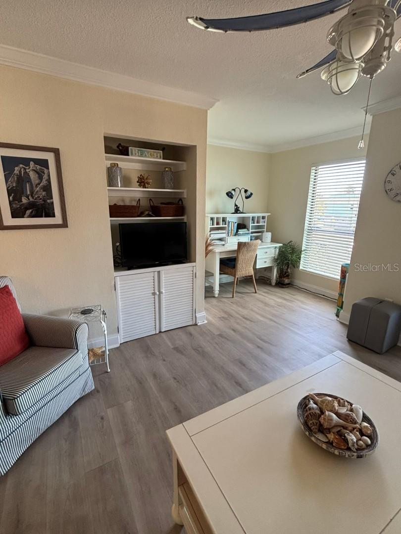 Image 15 of 27 For 455 Alt 19 S 94