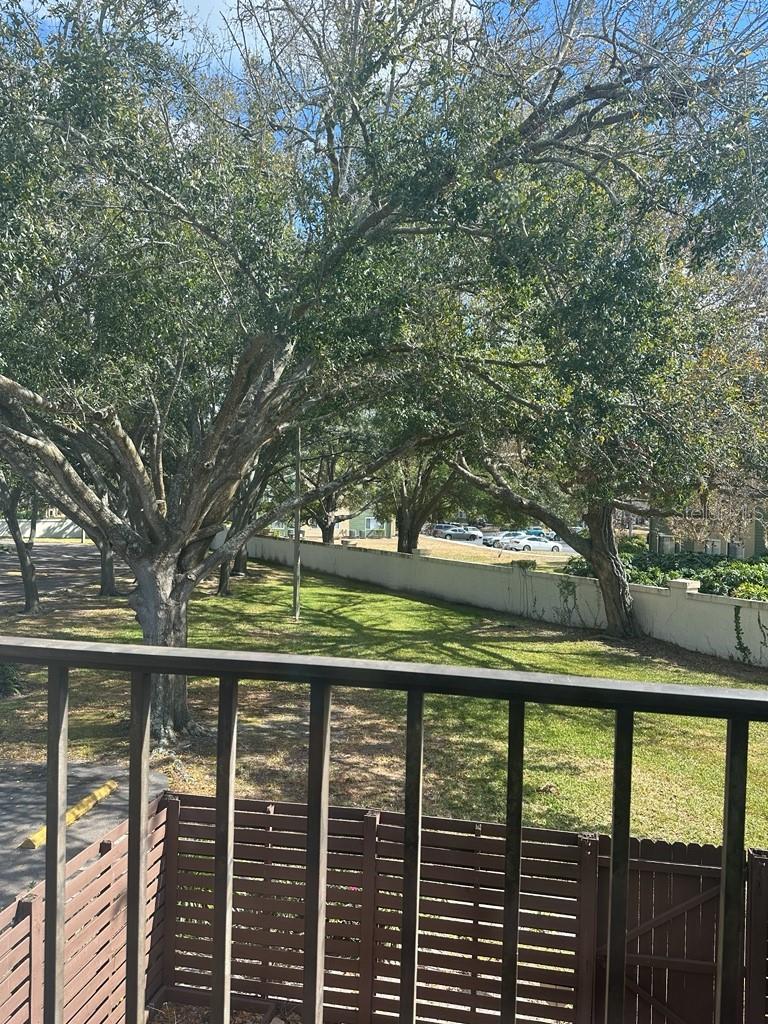 Image 11 of 14 For 15206 Pond Woods Drive