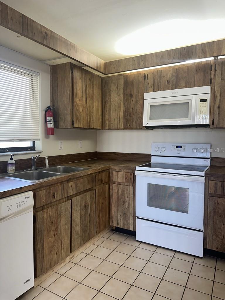 Image 4 of 14 For 15206 Pond Woods Drive