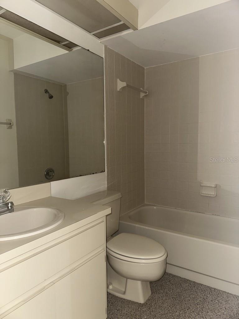 Image 8 of 14 For 15206 Pond Woods Drive