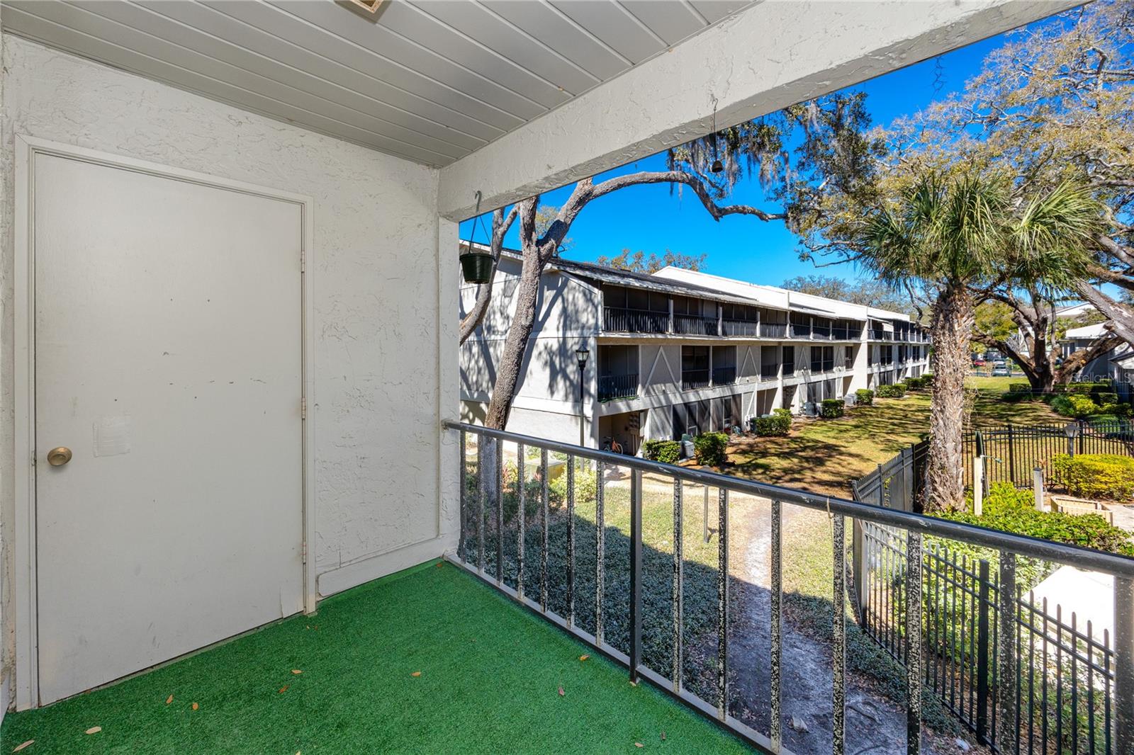 Image 10 of 43 For 14422 Reuter Strasse Circle 112