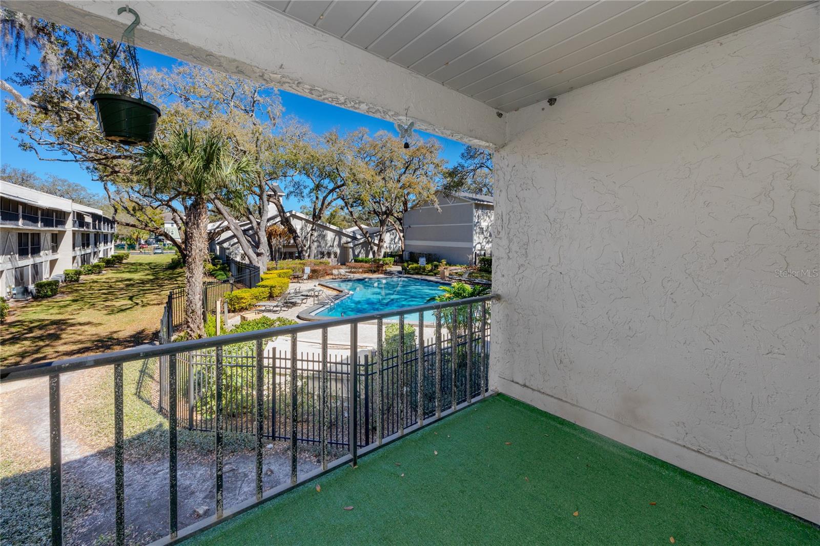 Image 11 of 43 For 14422 Reuter Strasse Circle 112