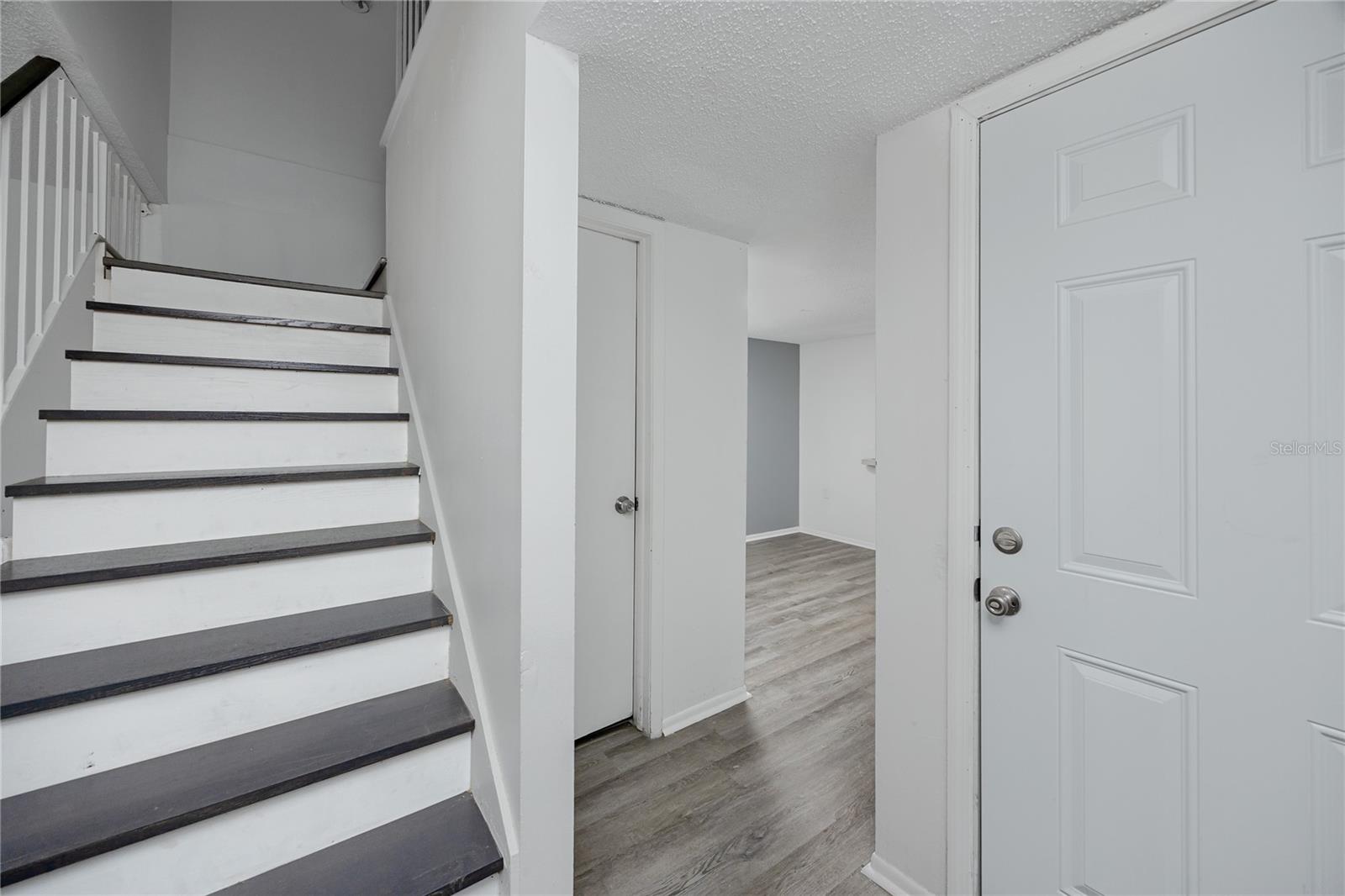 Image 13 of 43 For 14422 Reuter Strasse Circle 112