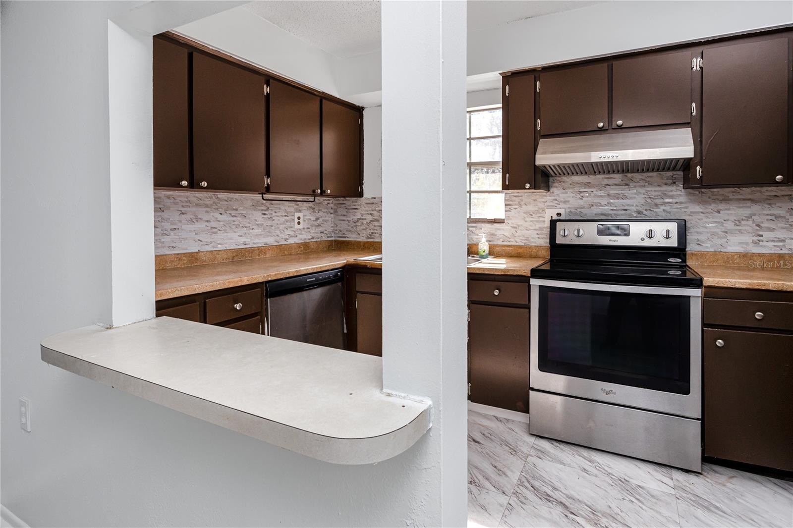 Image 18 of 43 For 14422 Reuter Strasse Circle 112