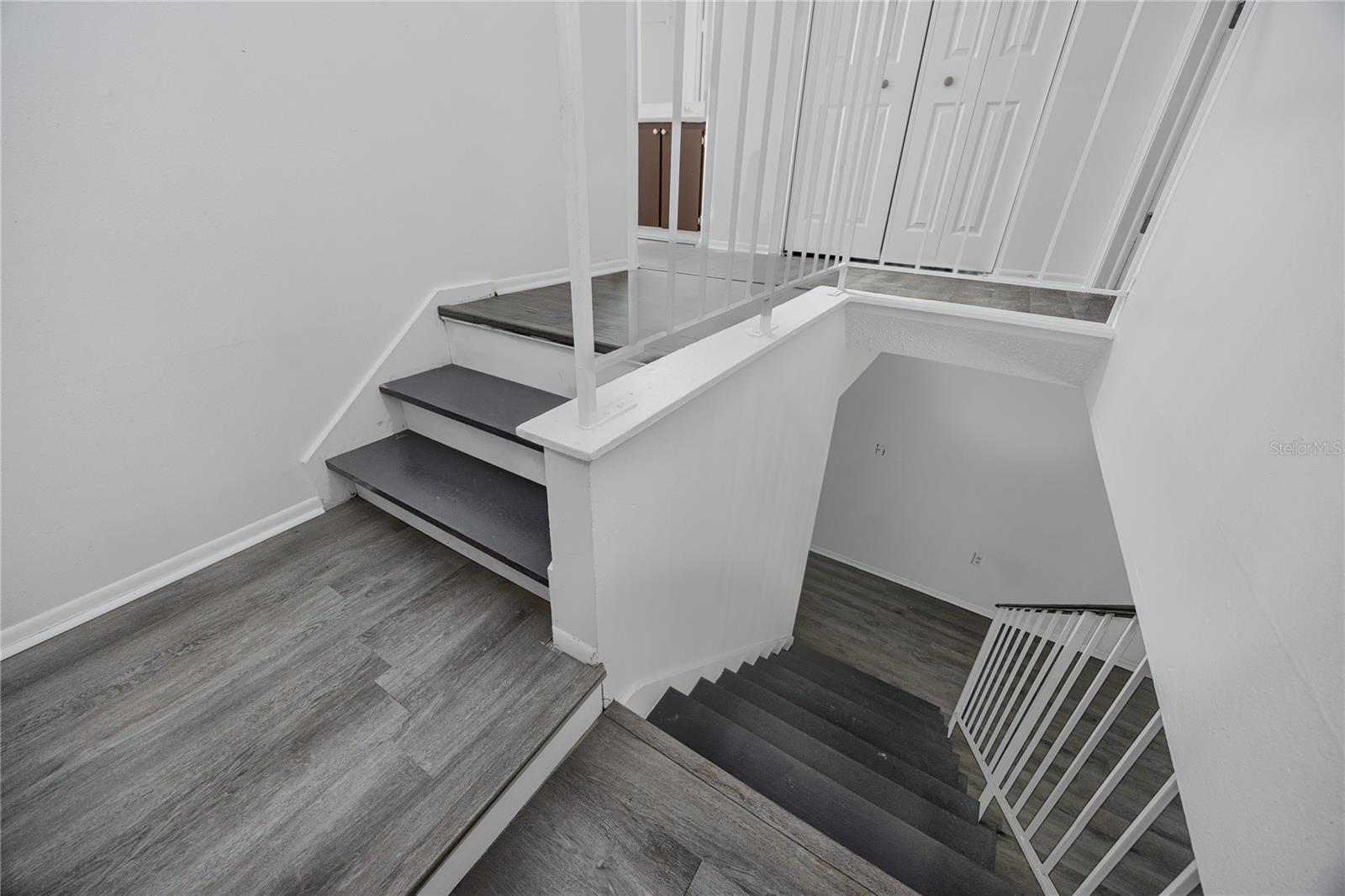 Image 23 of 43 For 14422 Reuter Strasse Circle 112