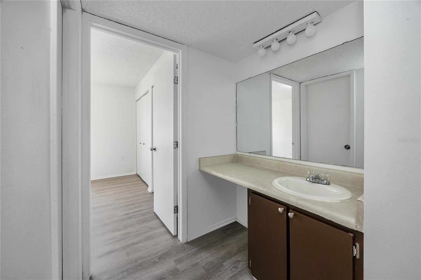 Image 27 of 43 For 14422 Reuter Strasse Circle 112