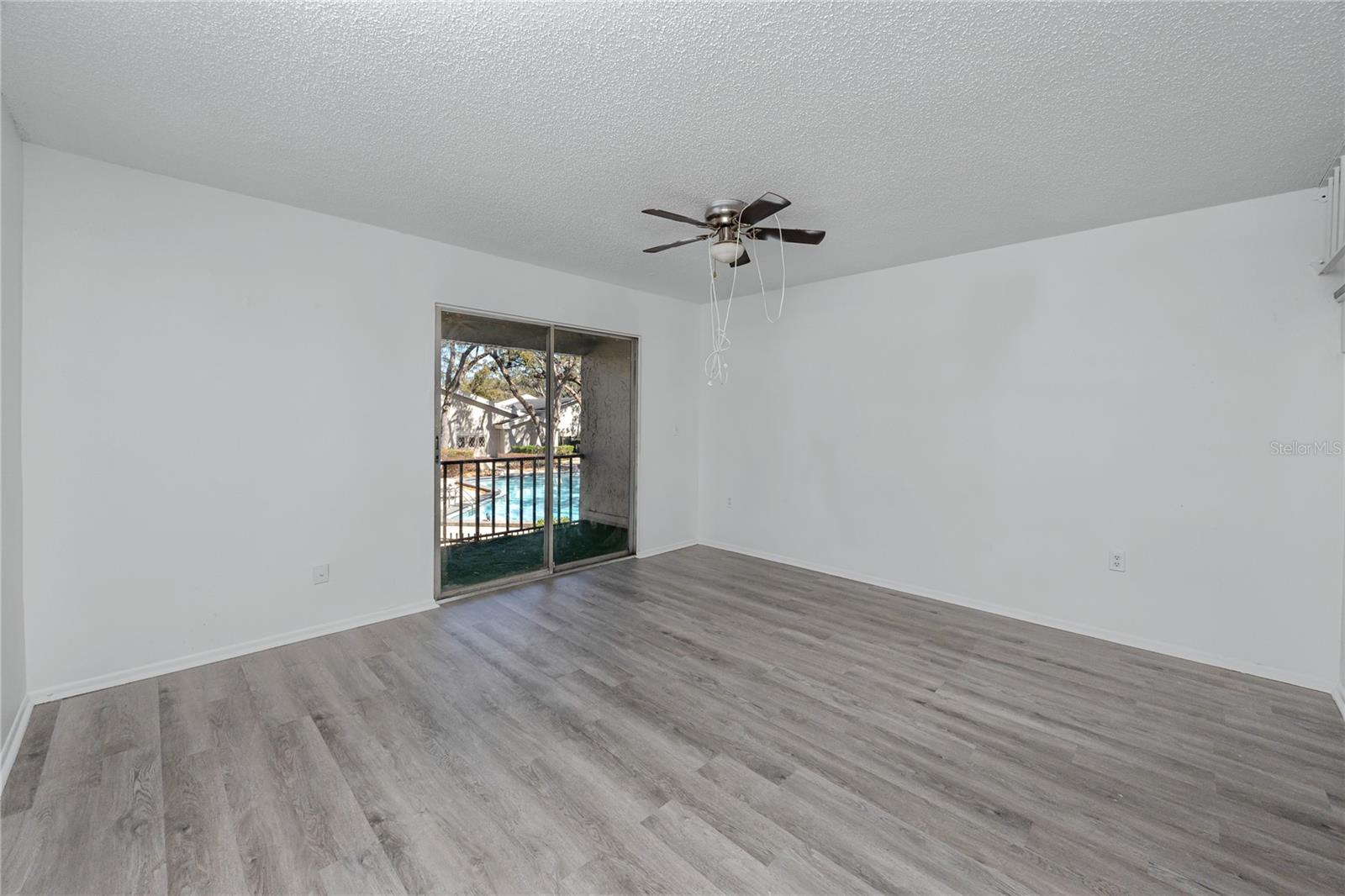 Image 3 of 43 For 14422 Reuter Strasse Circle 112