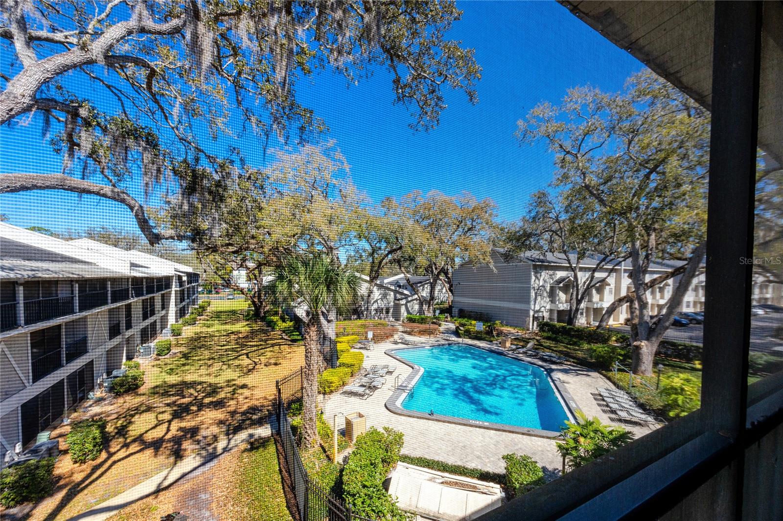 Image 36 of 43 For 14422 Reuter Strasse Circle 112