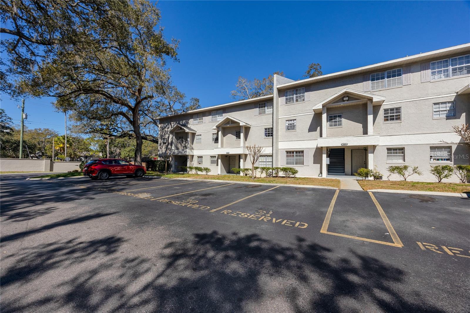 Image 6 of 43 For 14422 Reuter Strasse Circle 112