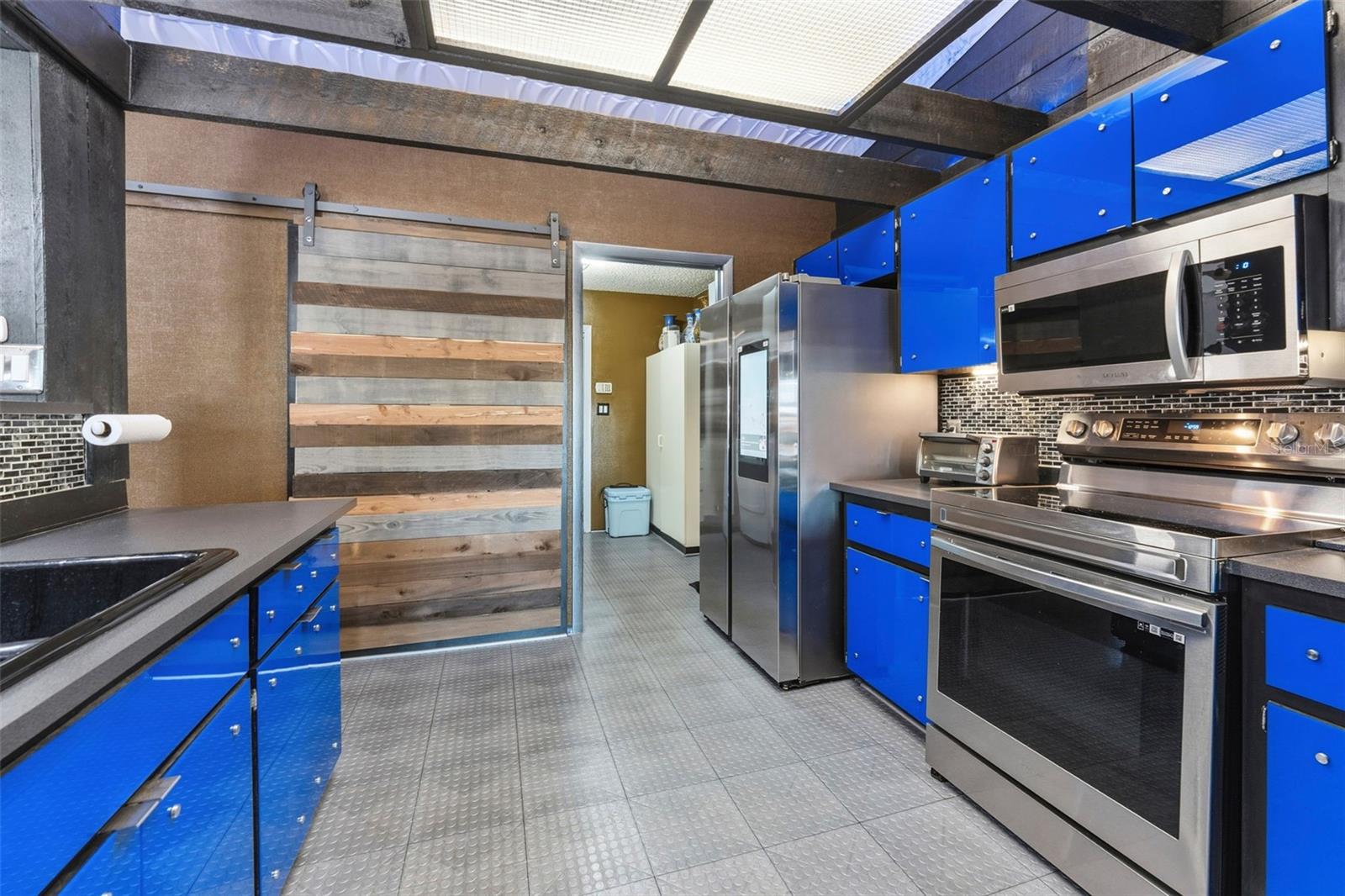 Image 14 of 46 For 10730 Drummond Road