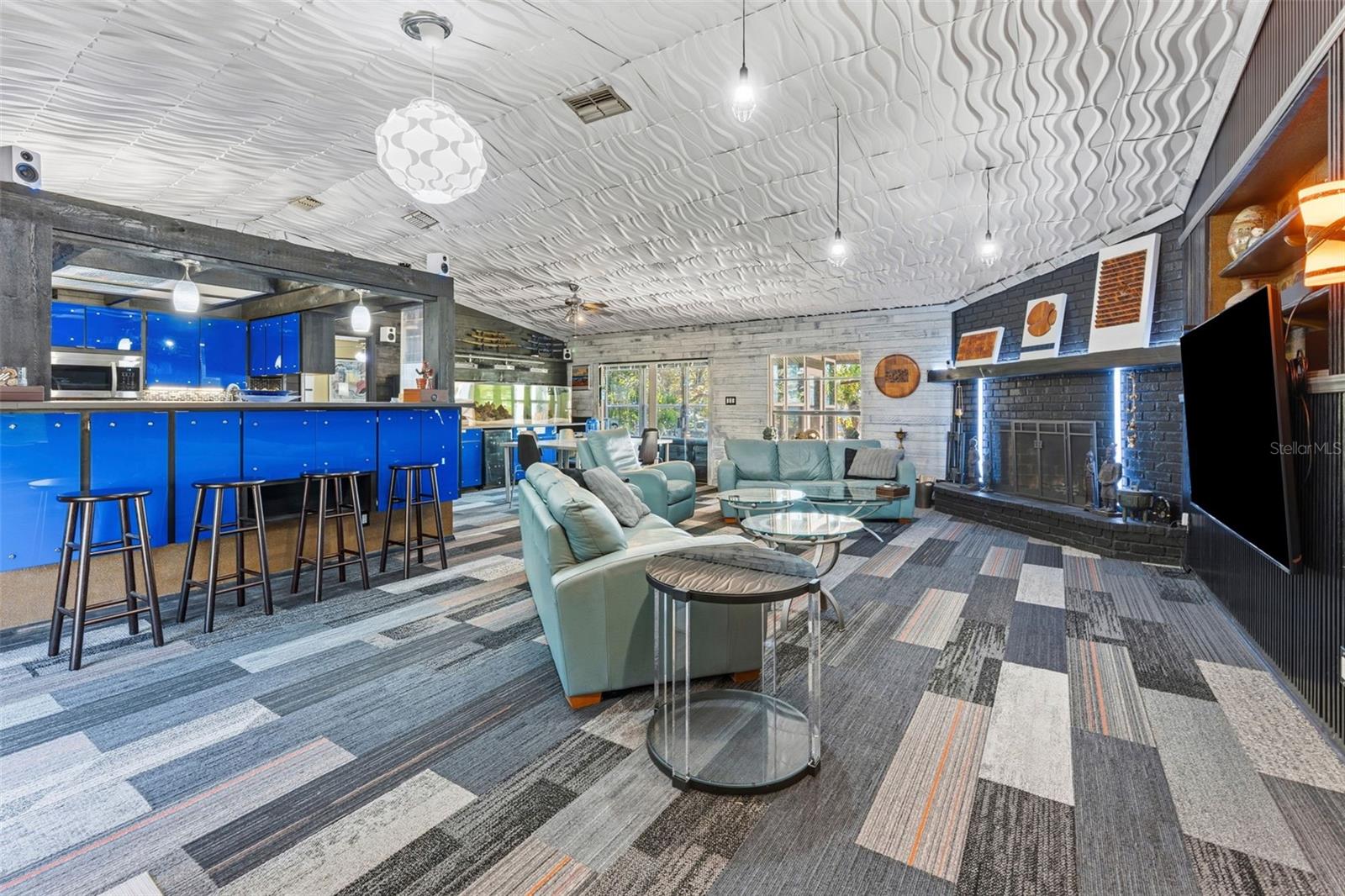 Image 2 of 46 For 10730 Drummond Road