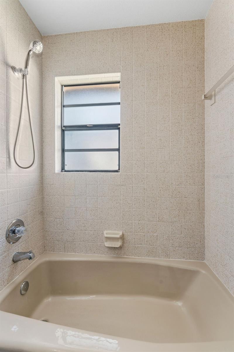 Image 26 of 46 For 10730 Drummond Road