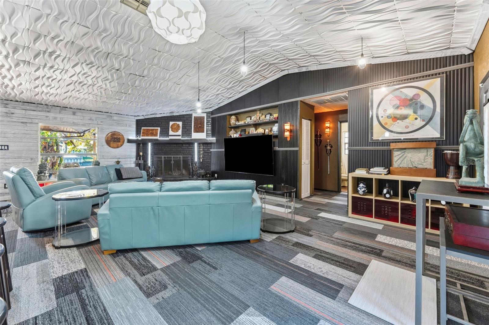 Image 8 of 46 For 10730 Drummond Road