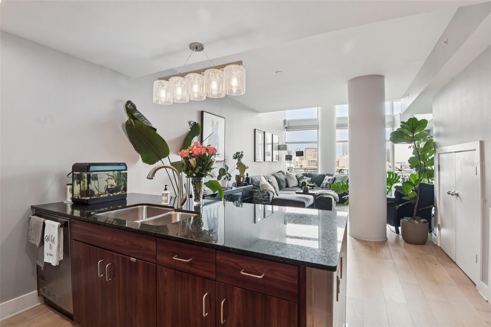 Listing photo id 8 for 1120 Kennedy Boulevard 715