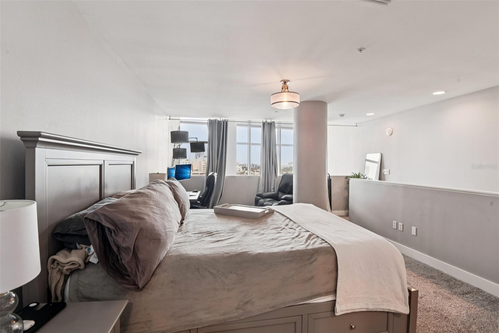 Listing photo id 12 for 1120 Kennedy Boulevard 715