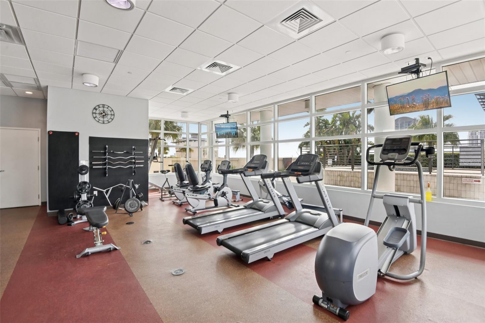 Listing photo id 21 for 1120 Kennedy Boulevard 715