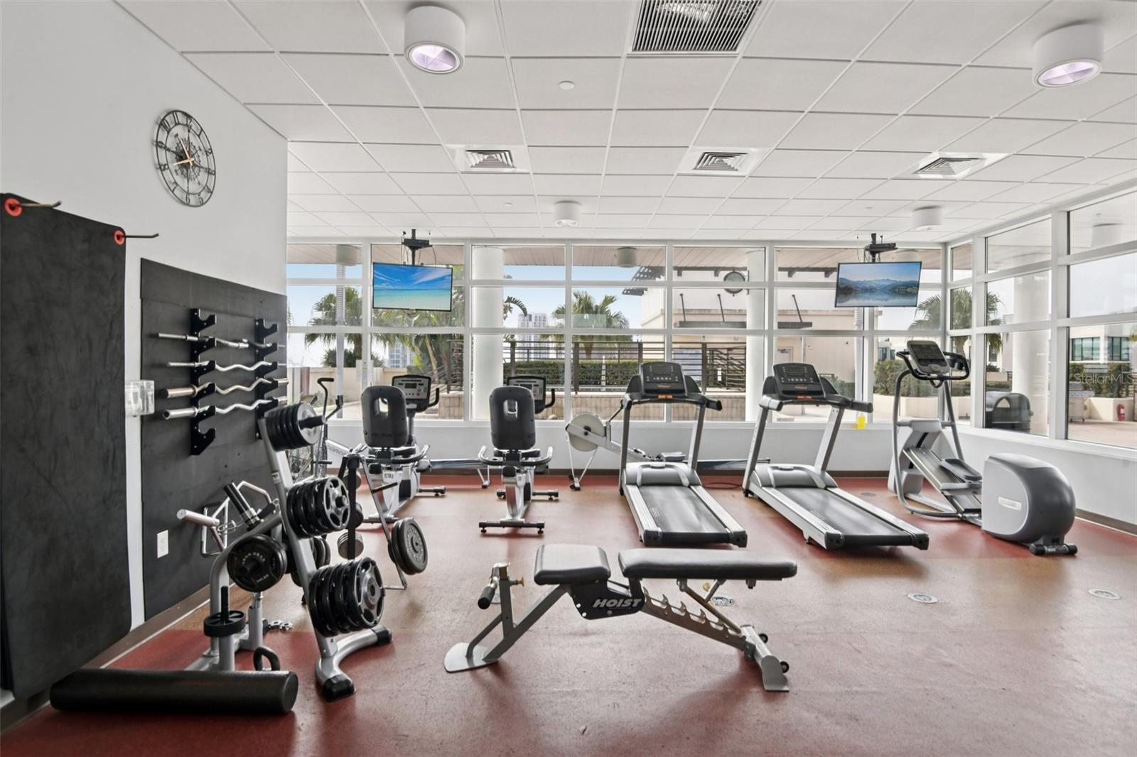 Listing photo id 22 for 1120 Kennedy Boulevard 715