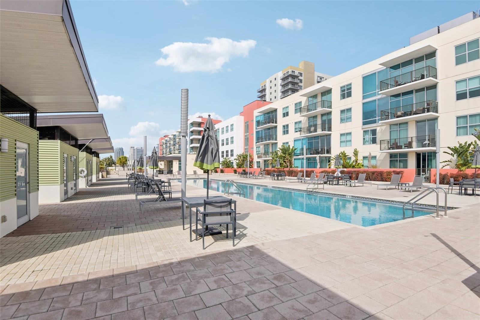 Listing photo id 23 for 1120 Kennedy Boulevard 715