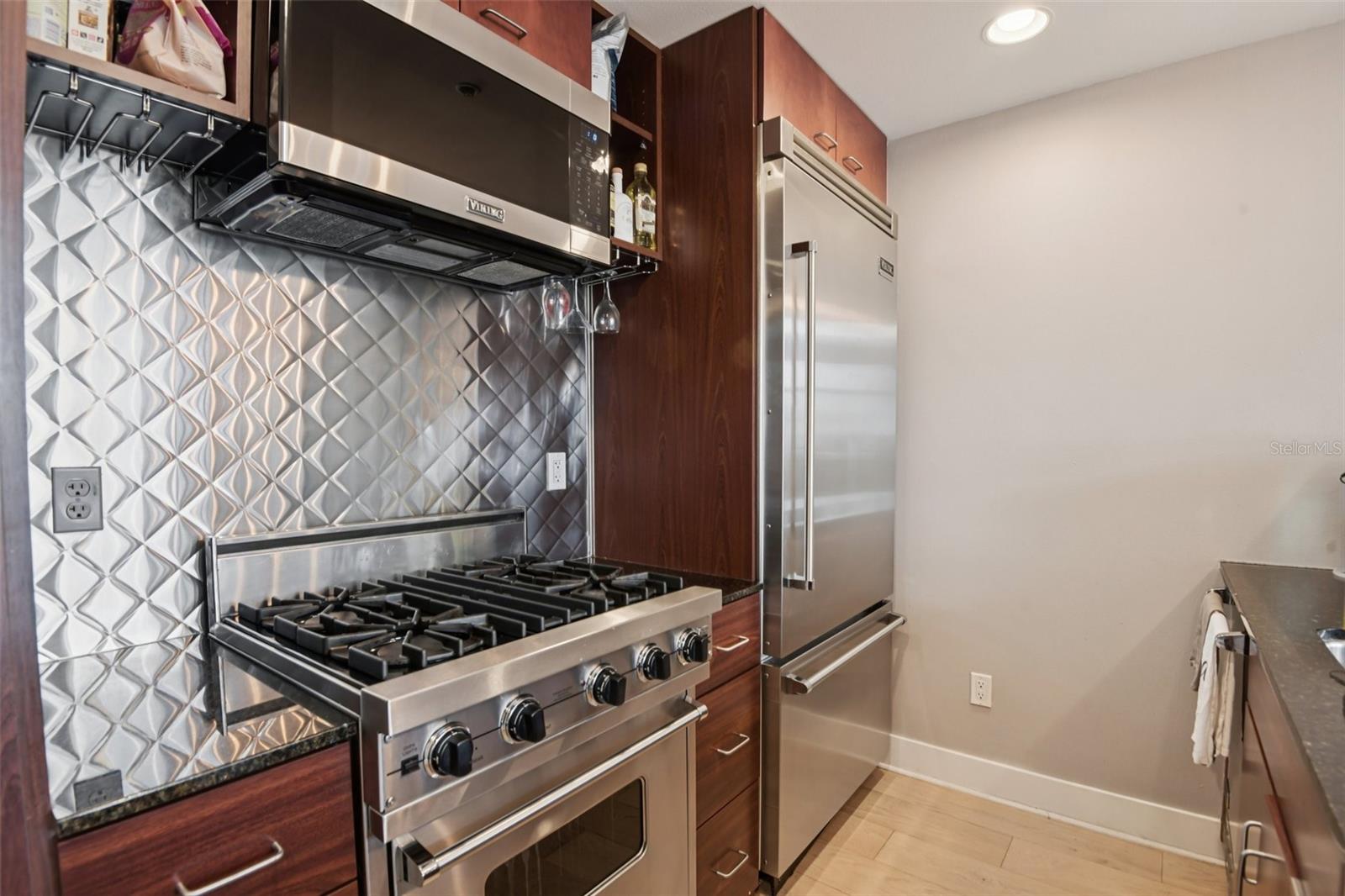 Listing photo id 7 for 1120 Kennedy Boulevard 715