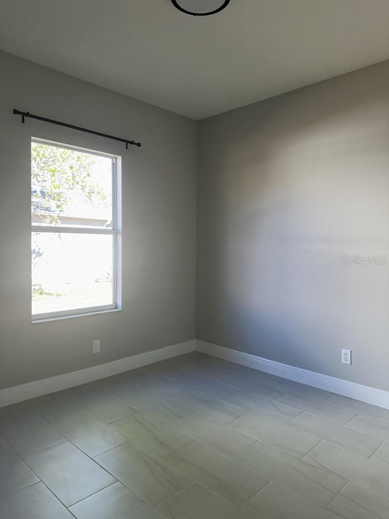 Image 15 of 21 For 1329 Avonwood Court