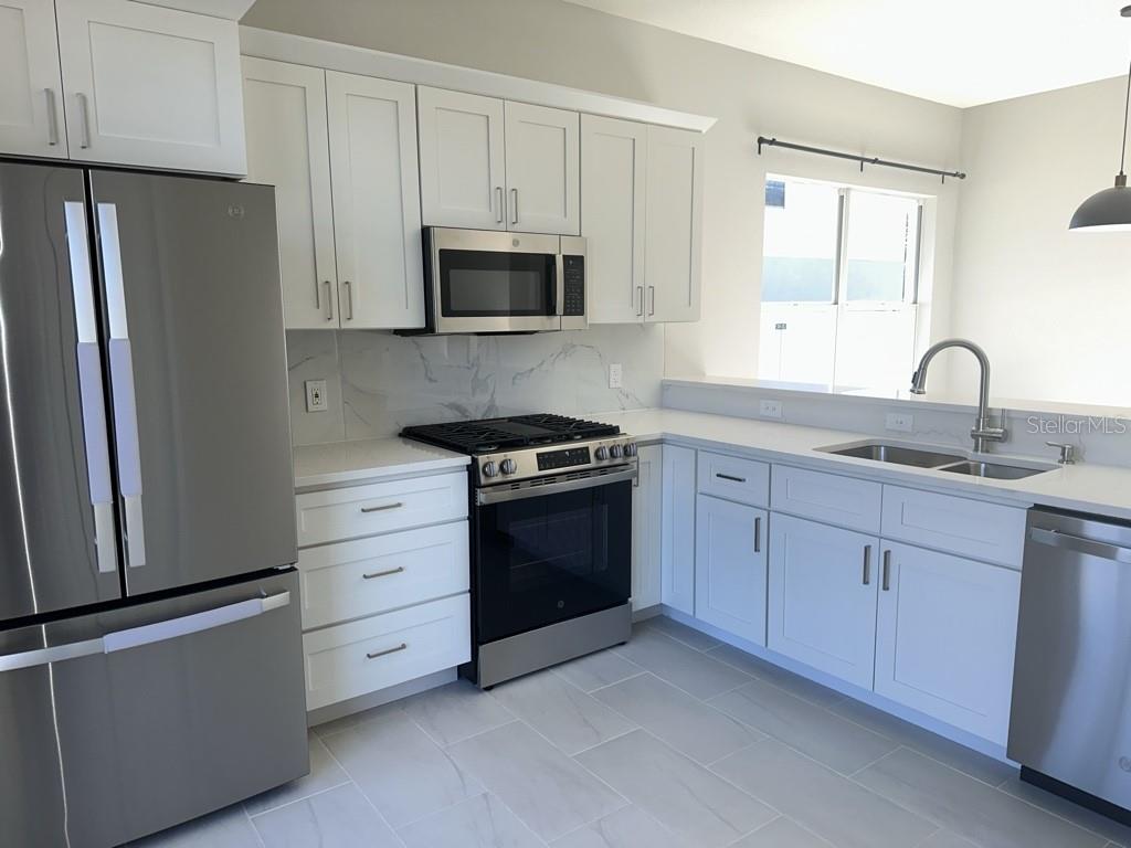 Image 4 of 21 For 1329 Avonwood Court