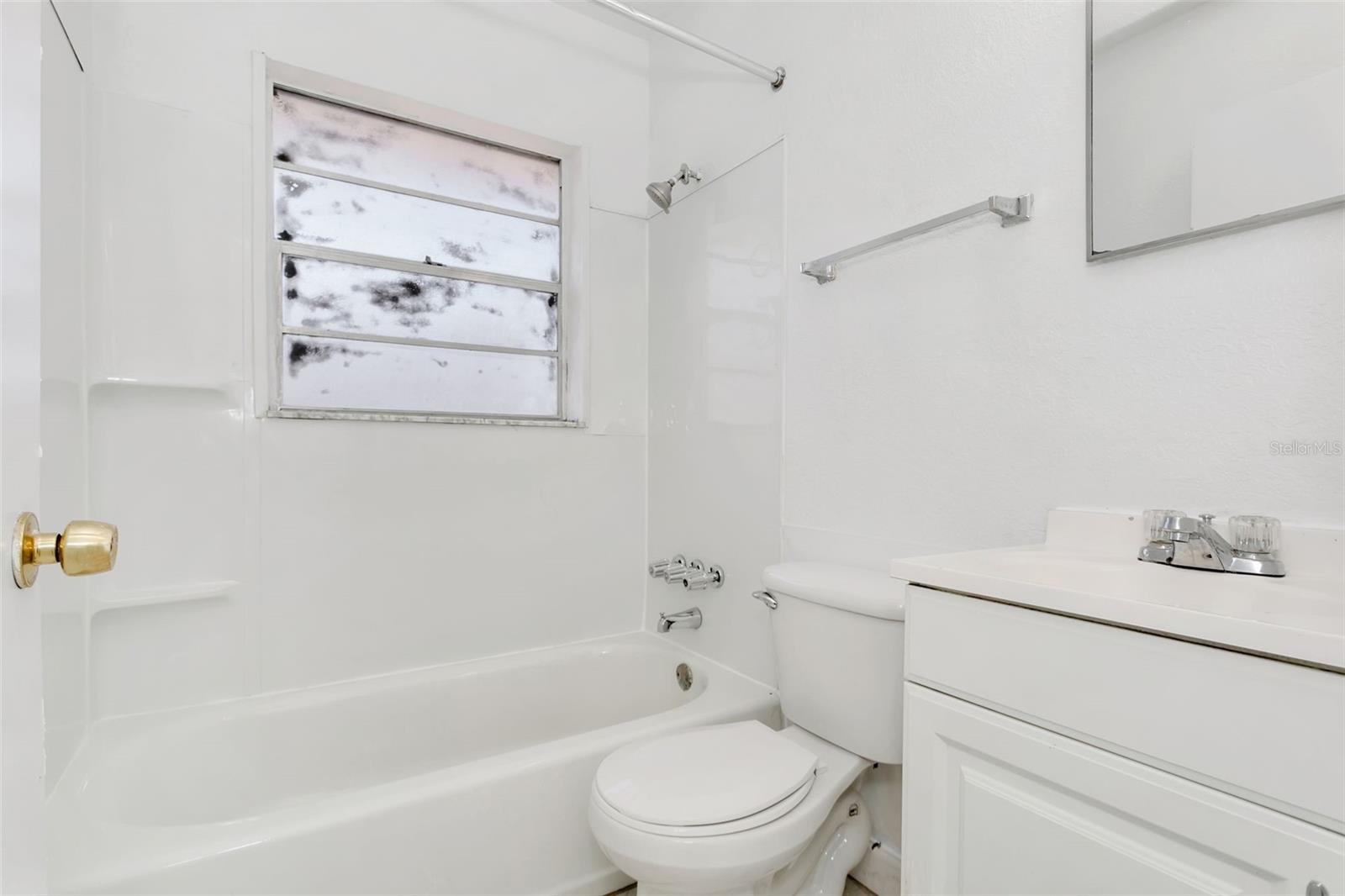 Image 18 of 30 For 810 21st Avenue W