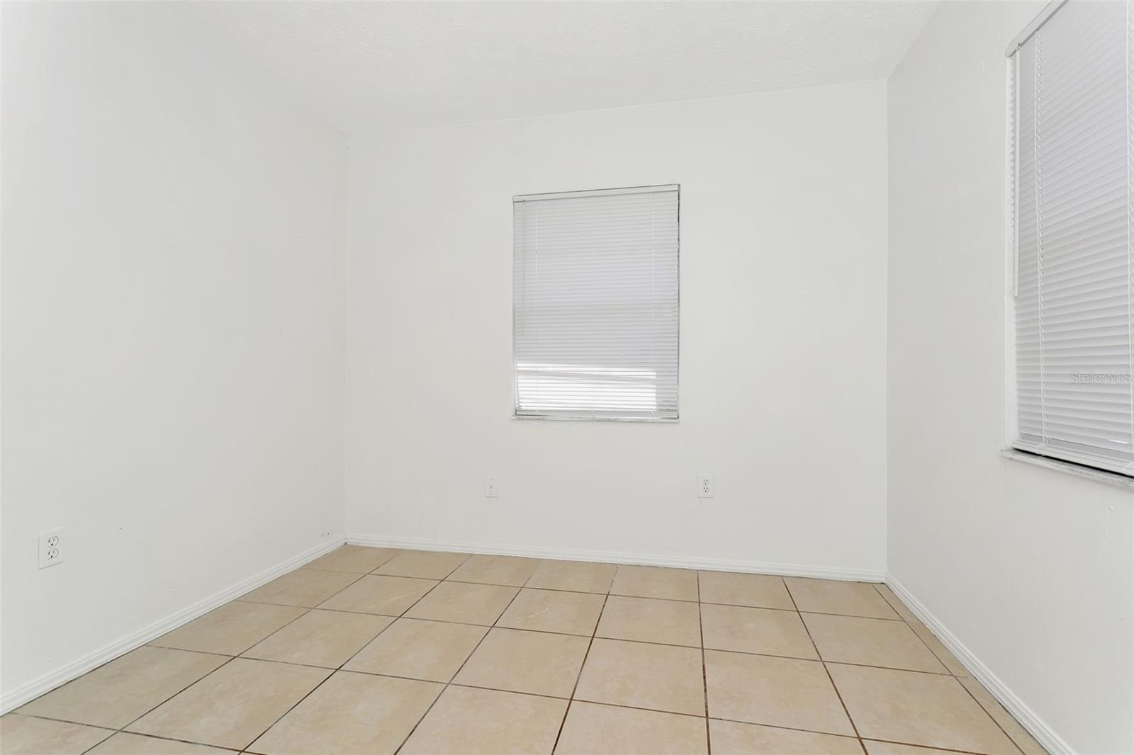 Image 20 of 30 For 810 21st Avenue W