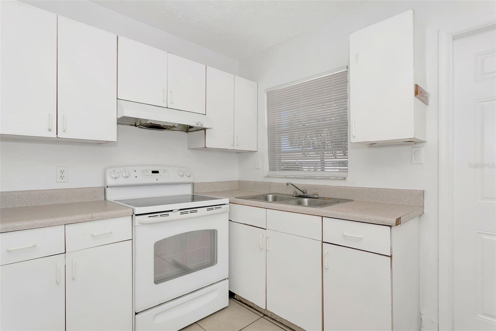 Image 9 of 30 For 810 21st Avenue W