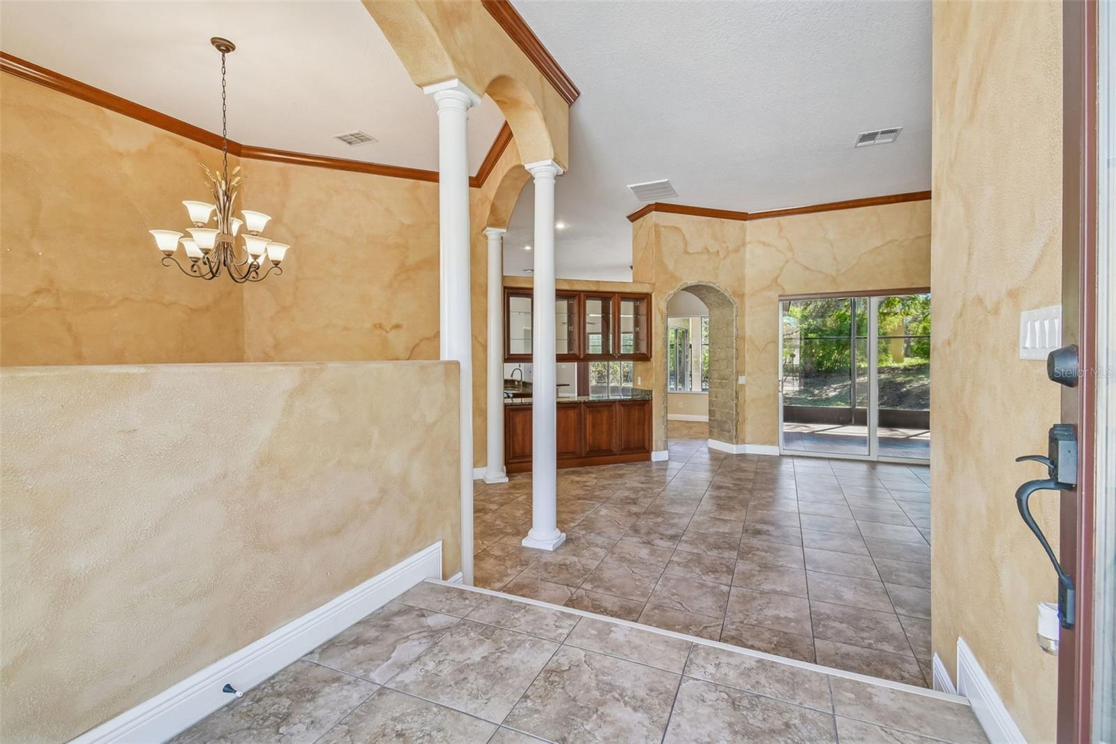 Image 6 of 88 For 614 Vintage Way