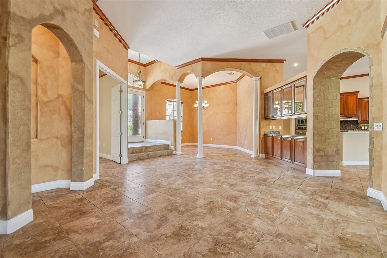 Image 7 of 88 For 614 Vintage Way