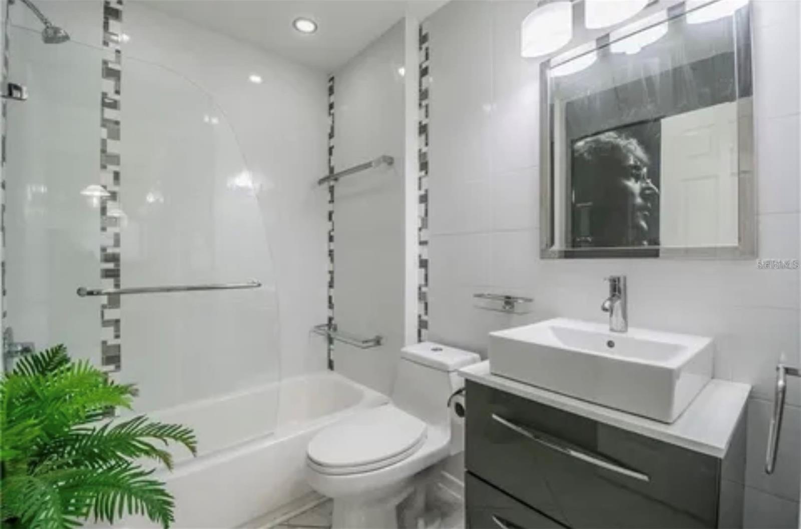 Image 10 of 22 For 16101 Rambling Vine Drive E