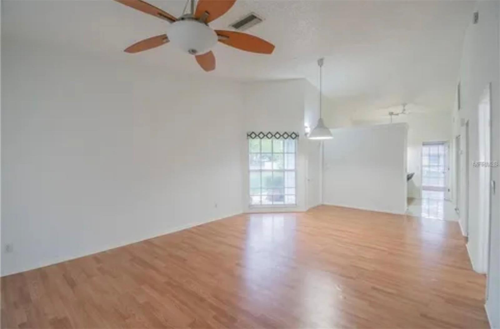 Image 4 of 22 For 16101 Rambling Vine Drive E