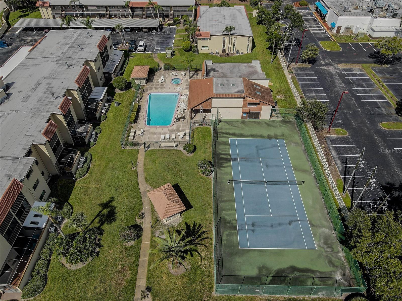 Image 27 of 40 For 2400 Winding Creek Boulevard 26-203