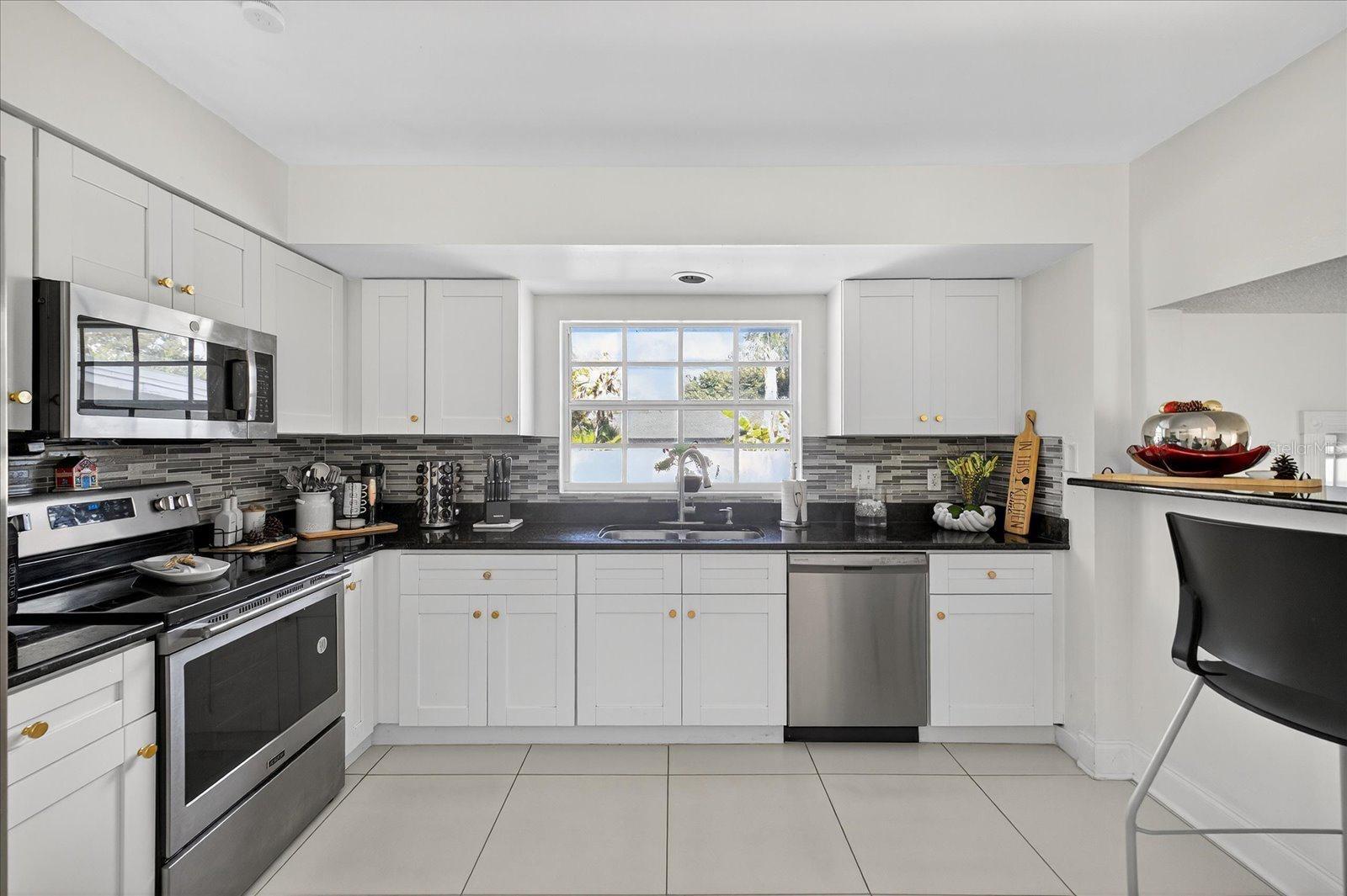 Image 9 of 31 For 7613 Rustic Dr