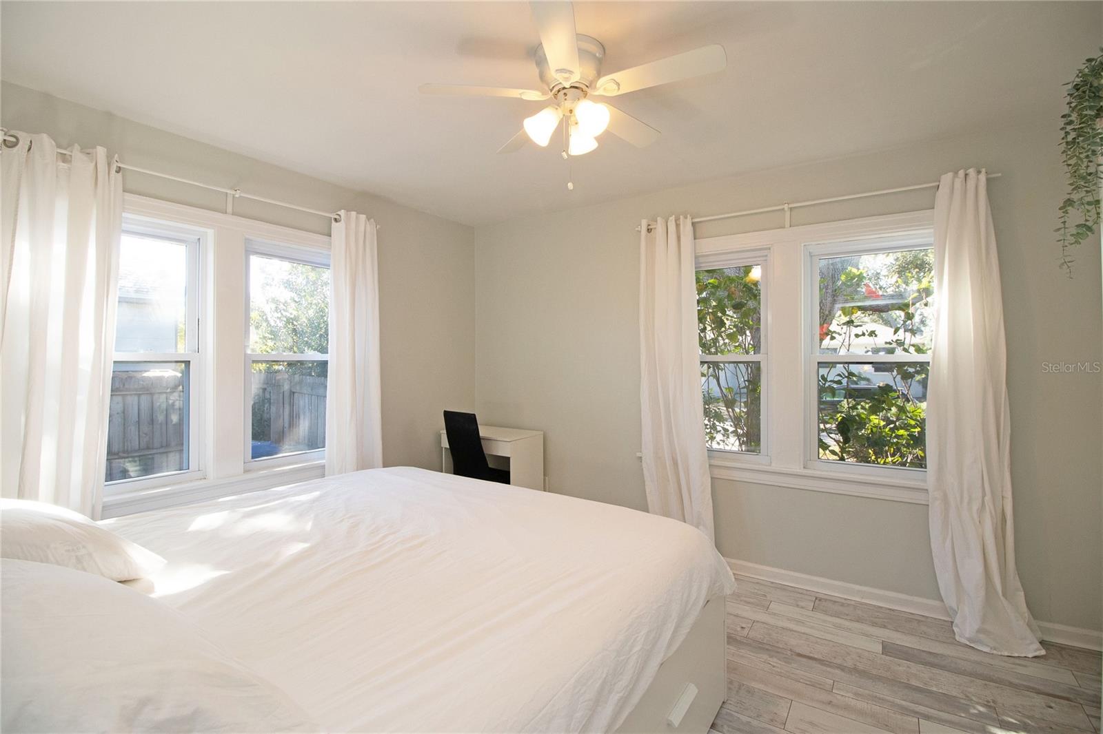 Image 13 of 23 For 1547 35th Avenue N