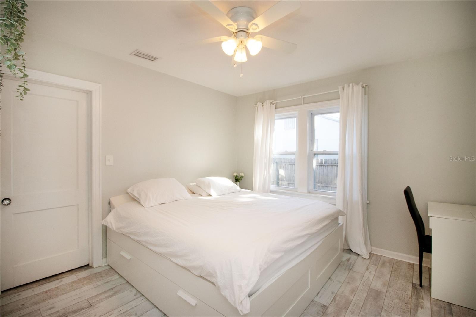 Image 14 of 23 For 1547 35th Avenue N