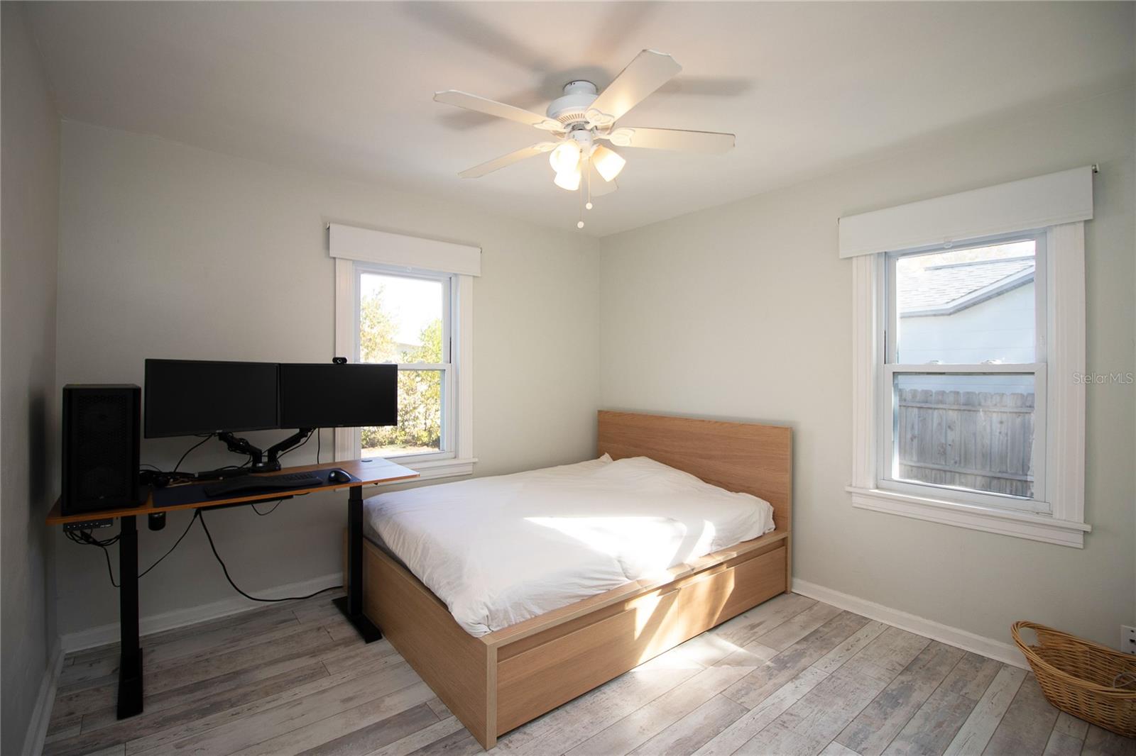 Image 17 of 23 For 1547 35th Avenue N