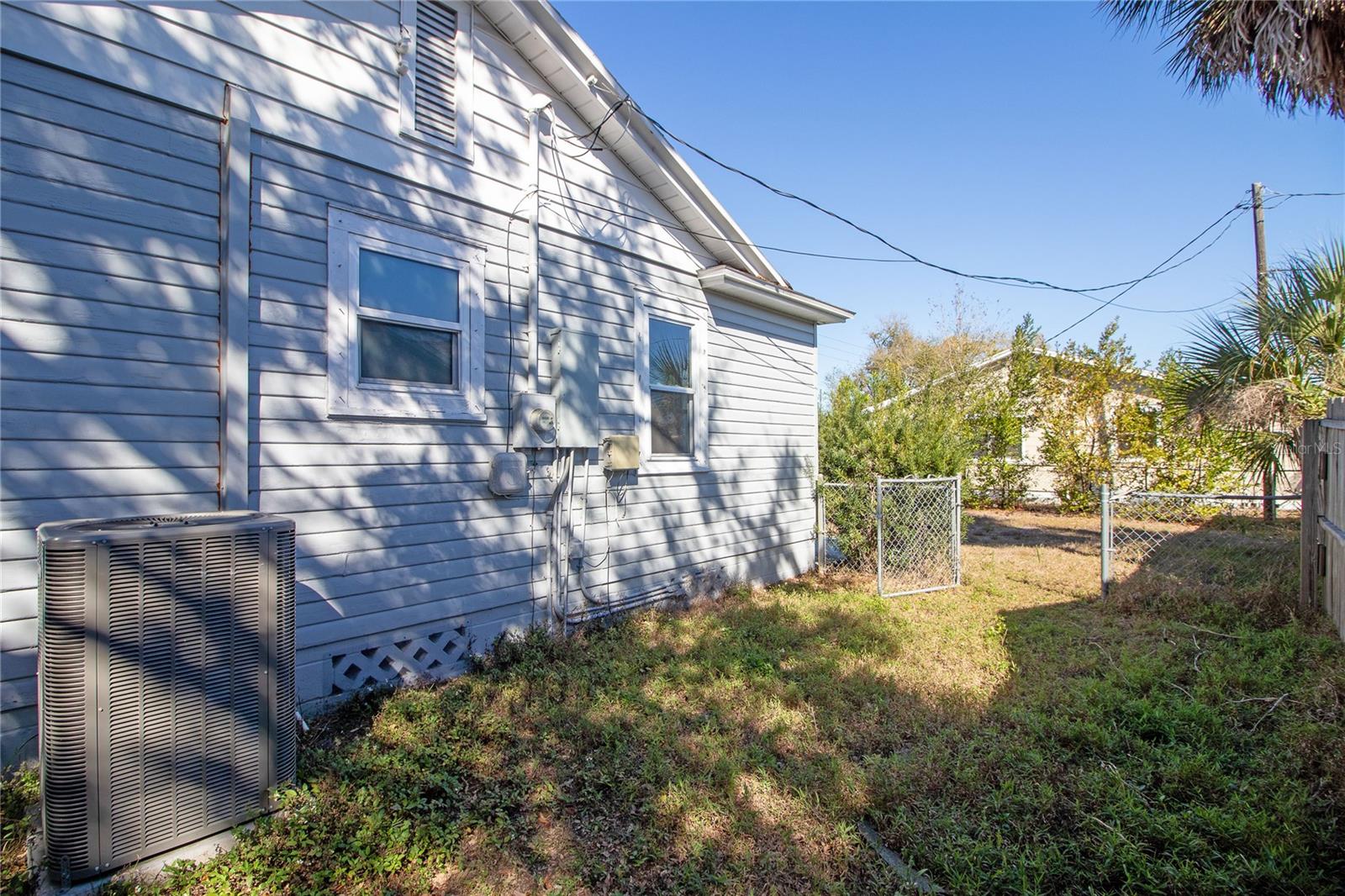 Image 22 of 23 For 1547 35th Avenue N