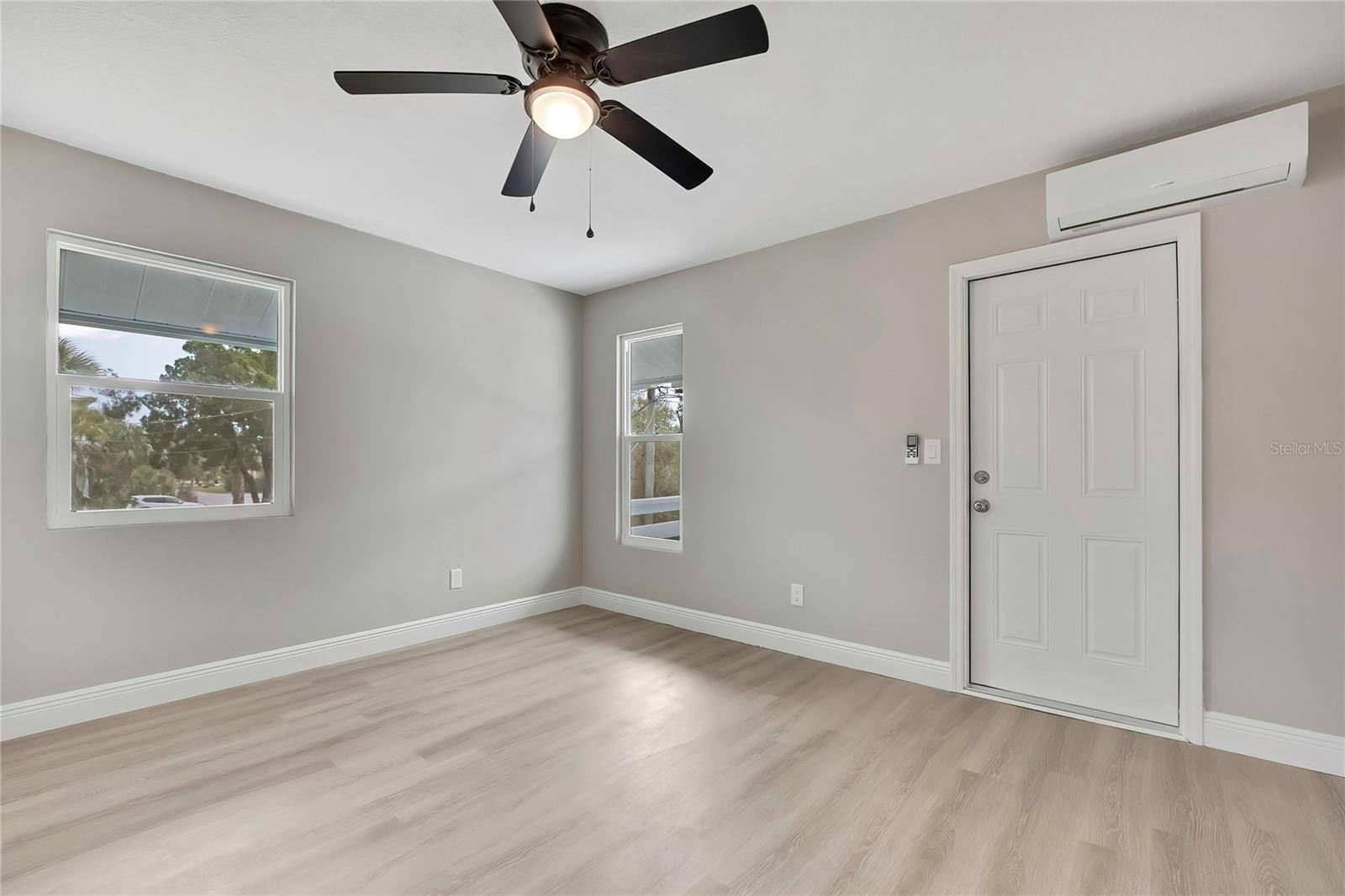 Image 22 of 67 For 6703 Seaview Boulevard