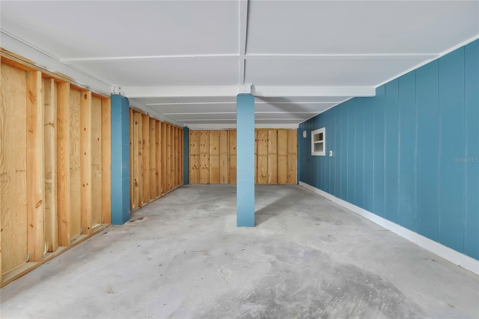 Image 39 of 67 For 6703 Seaview Boulevard