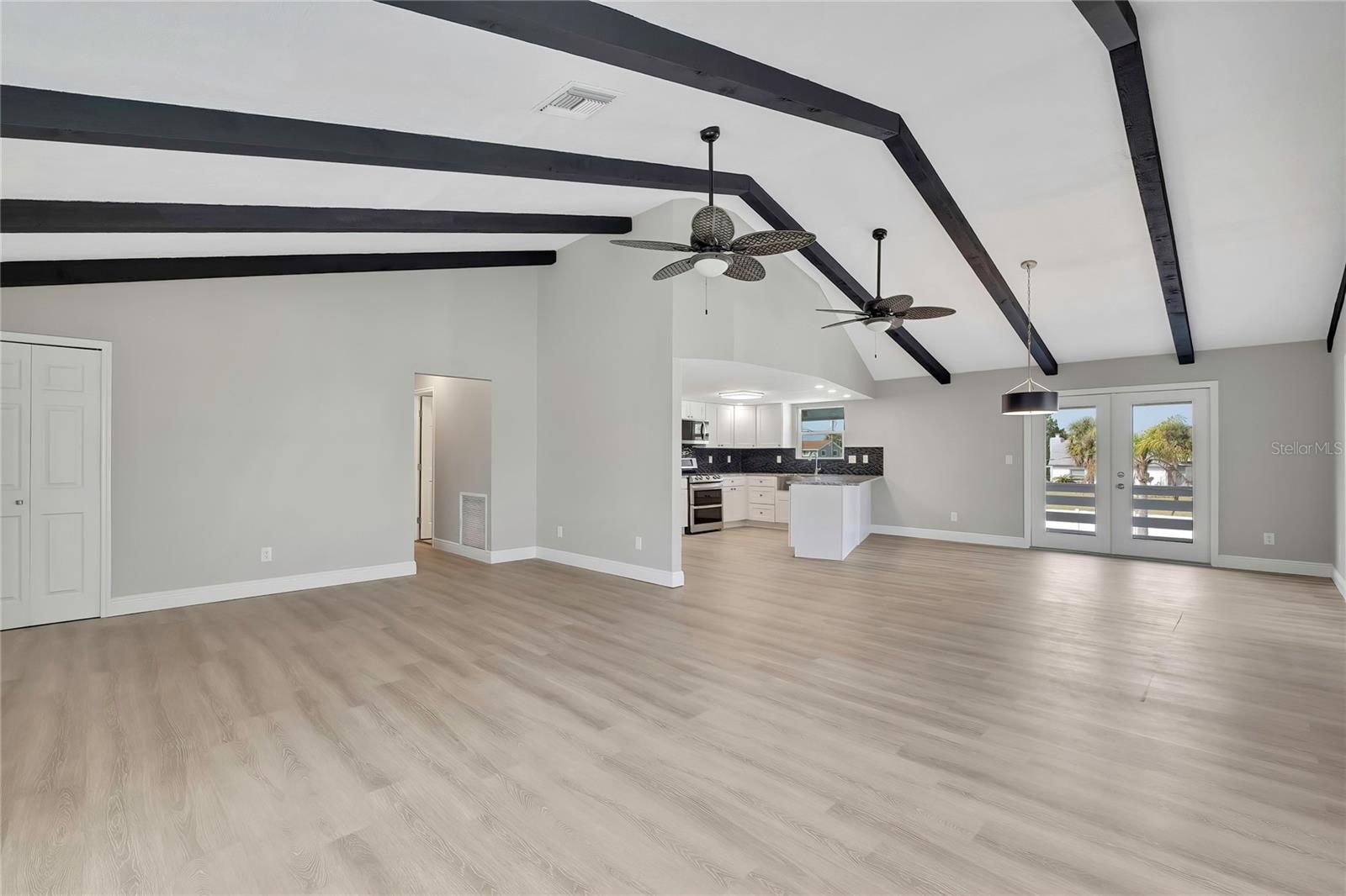 Image 4 of 67 For 6703 Seaview Boulevard