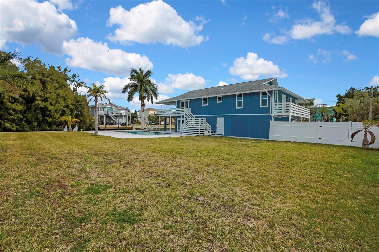 Image 42 of 67 For 6703 Seaview Boulevard