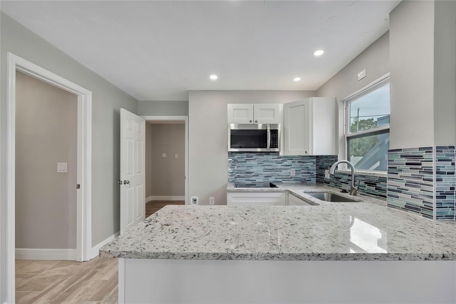 Image 54 of 67 For 6703 Seaview Boulevard