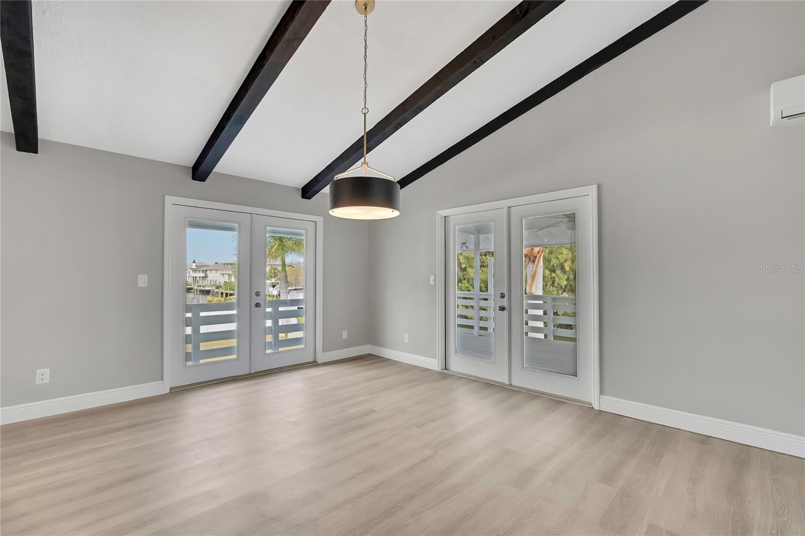 Image 8 of 67 For 6703 Seaview Boulevard